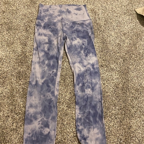 sold|||| LULULEMON LEGGINGS CLEAN OUT!!!! - Picture 2 of 10